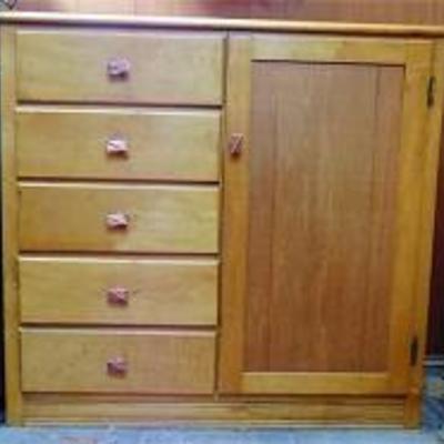 Vintage Wood Dresser/Cabinet
