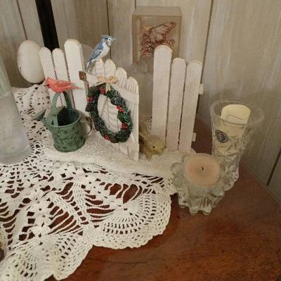 Lot of various home decor items.