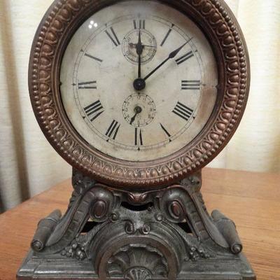 Vintage brass table clock- Made in USA