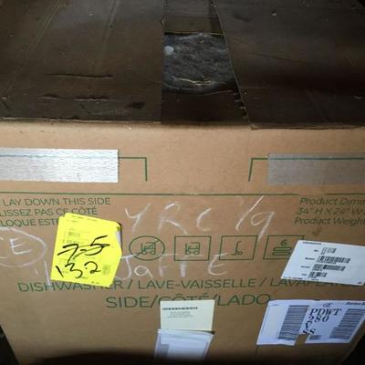 NIB GE Stainless Steel Dishwasher Mod # pdwt280vss