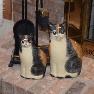 Decorative cats