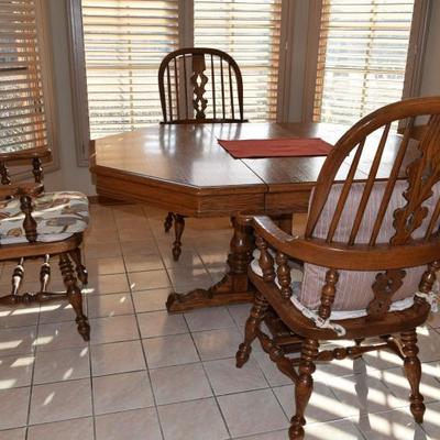 Octagon Wood table with 3 armchairs