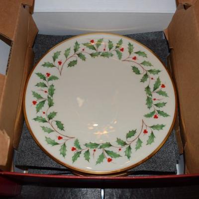 Lenox Holiday Christmas Holly Berries China Dinnerware Set, 38 pieces