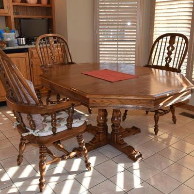 Octagon Wood table with 3 armchairs