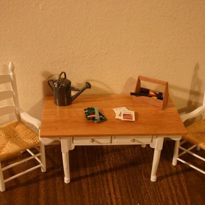 Finally, A Miniature Green Room!
http://www.ctonlineauctions.com/detail.asp?id=682978