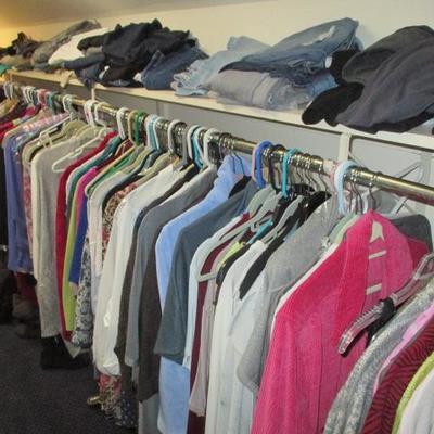 TONS OF DESIGNER CLOTHING/HANDBAGS/SHOES 7-1/2 TO 8