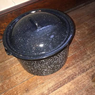 LARGE THICK ENAMELED SPACKLED STOCK POT