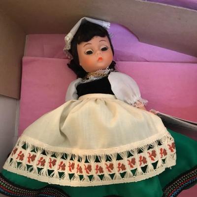 Madame Alexander Doll Italy in original box #553