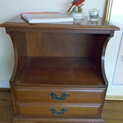 Night stand $35
22 X 27X 41 1/2