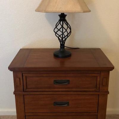 Set of 2 End Tables/Lamps