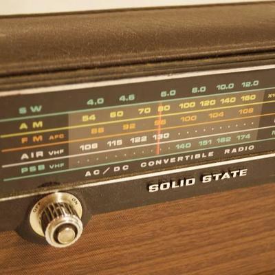 Vintage Midland International SOLID STATE Radio - ...