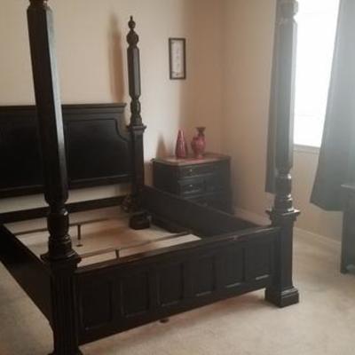 Masculine 4 Poster Bed by Ashley
