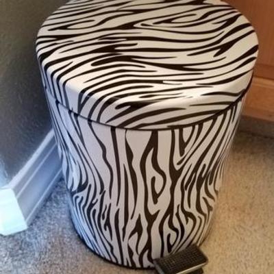 Zebra Pattern Trash Bin
