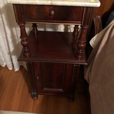 Side bed table 