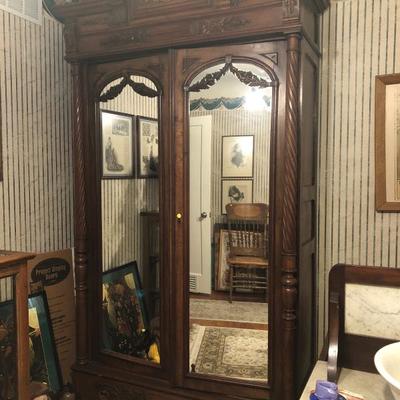 Incredible armoire super old and beautiful 