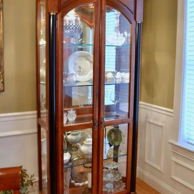 Ethan Allen lighted curio cabinet (1/2)