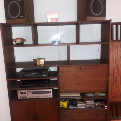 Wall unit