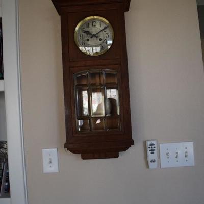 Working gong wall clock.