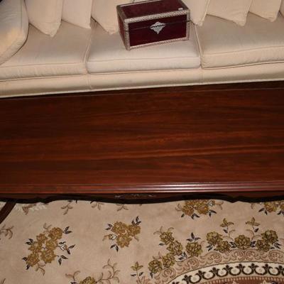 Knoxville Tables coffee table. Excellent condition.