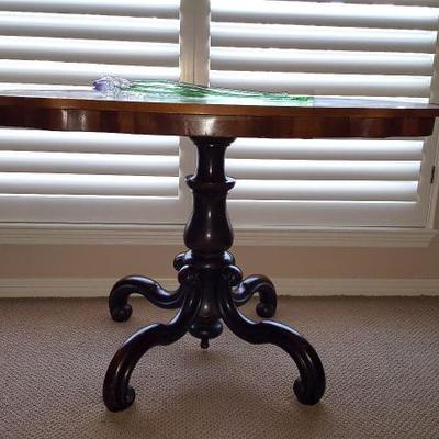 1930's to 1940's two tone parlor table. Good condition.
