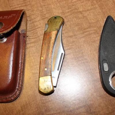 Lot of 2 Pocket Knives - 1 Gerber and 1 w/ leather ...