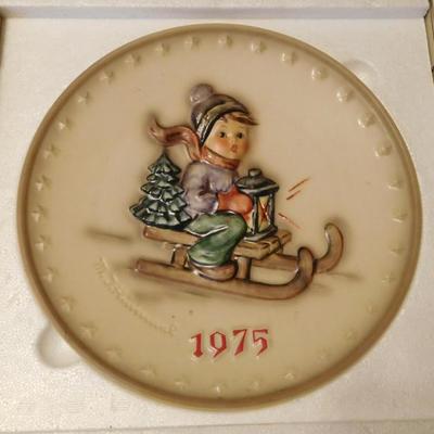 1975 Hummel Plate