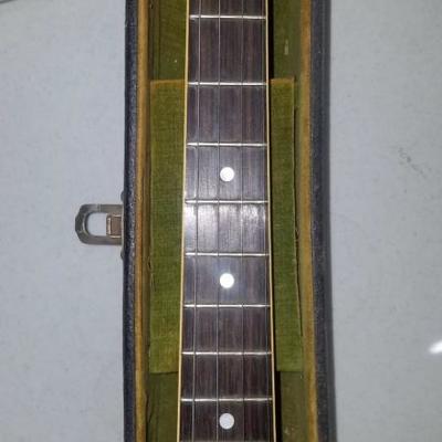 "The Gibson" tenor banjo