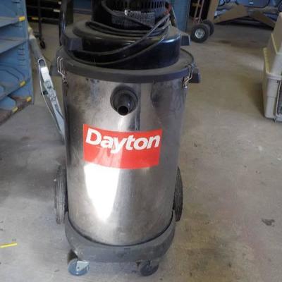 Dayton wet/dry vacume (big)