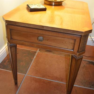 Vintage Drexel end table with tapered legs and drawer