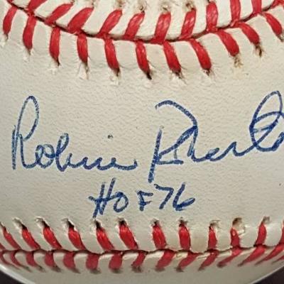 Robin Roberts Autographed Rawlings Official Nation ...
