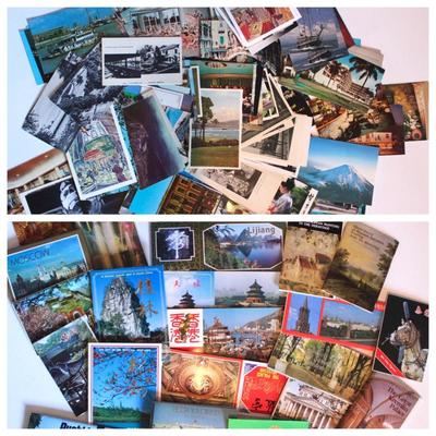 Lot of vintage U.S. and international postcards, some from 1930's-60's, postcard books from China, Japan and Russia.