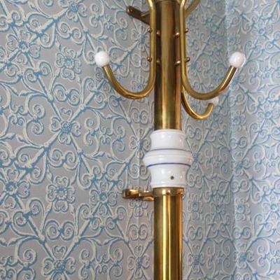 Wall mount coat & hat rack