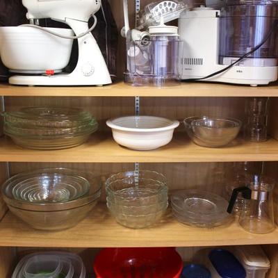 Vintage Hamilton Beach Mixer, Braun Food Processor w/ attachments, assorted glassware and bowls