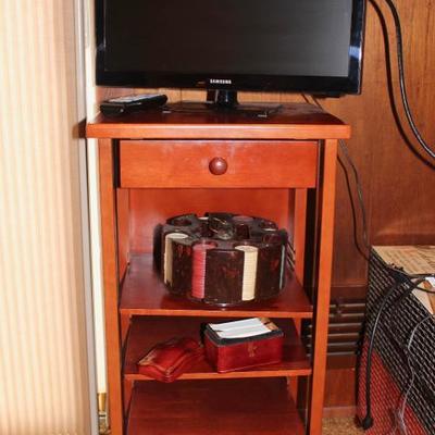 18" Samsung television w/ remote, Vintage poker chips, Vintage Leather playing cards holder