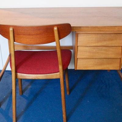 Mid-century desk with drop leaf and movable drawers.