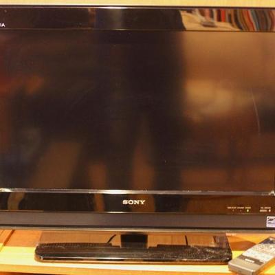 26" Sony Bravia KDL-26M4000 Television w/ remote