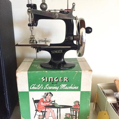 Singer Child's Sewing Machine