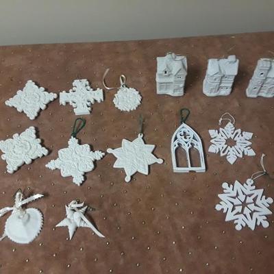 White ceramic Christmas lot