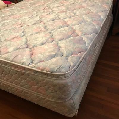 Body Support ‘Aristocrat’ by Foley’s Pillow Top Mattress & Box Springs (full standard double)
$160
