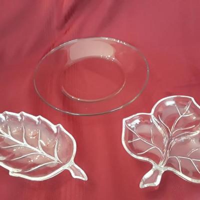 Leaf dishes, glass