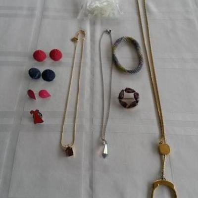 Mixed necklaces, etc