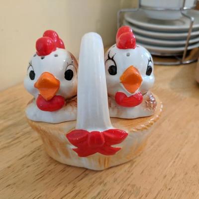 Vintage made in Japan Chicken salt and pepper shakers 
