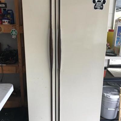 Gereral electric side x side refrigerator 
