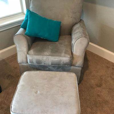 Lounge chair with matching ottoman