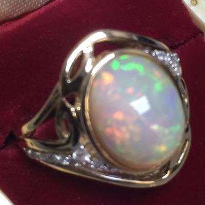 14kt Gold Opal Diamond Ring
