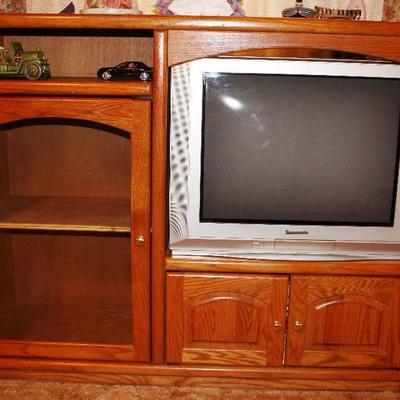 Wood Entertainment Center w/ Panasonic 27 Inch TV