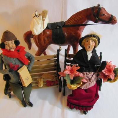 Byer's Choice Ltd Figurines on Benches & Horse