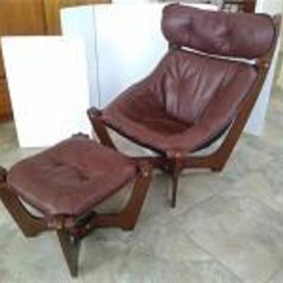 IMG Suspension Leather Chair & Ottoman

