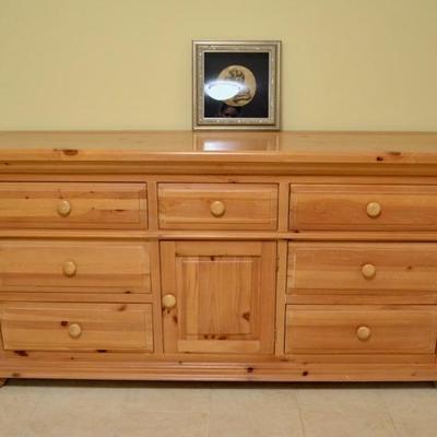 Broyhill pine dresser