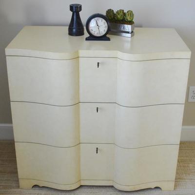 Laneventure 3-drawer Serpentine front ivory chest of drawers
